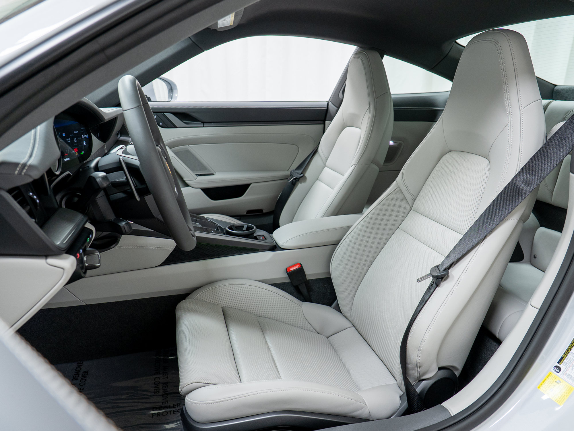 Certified 2024 Porsche 911 Carrera RWD image 5