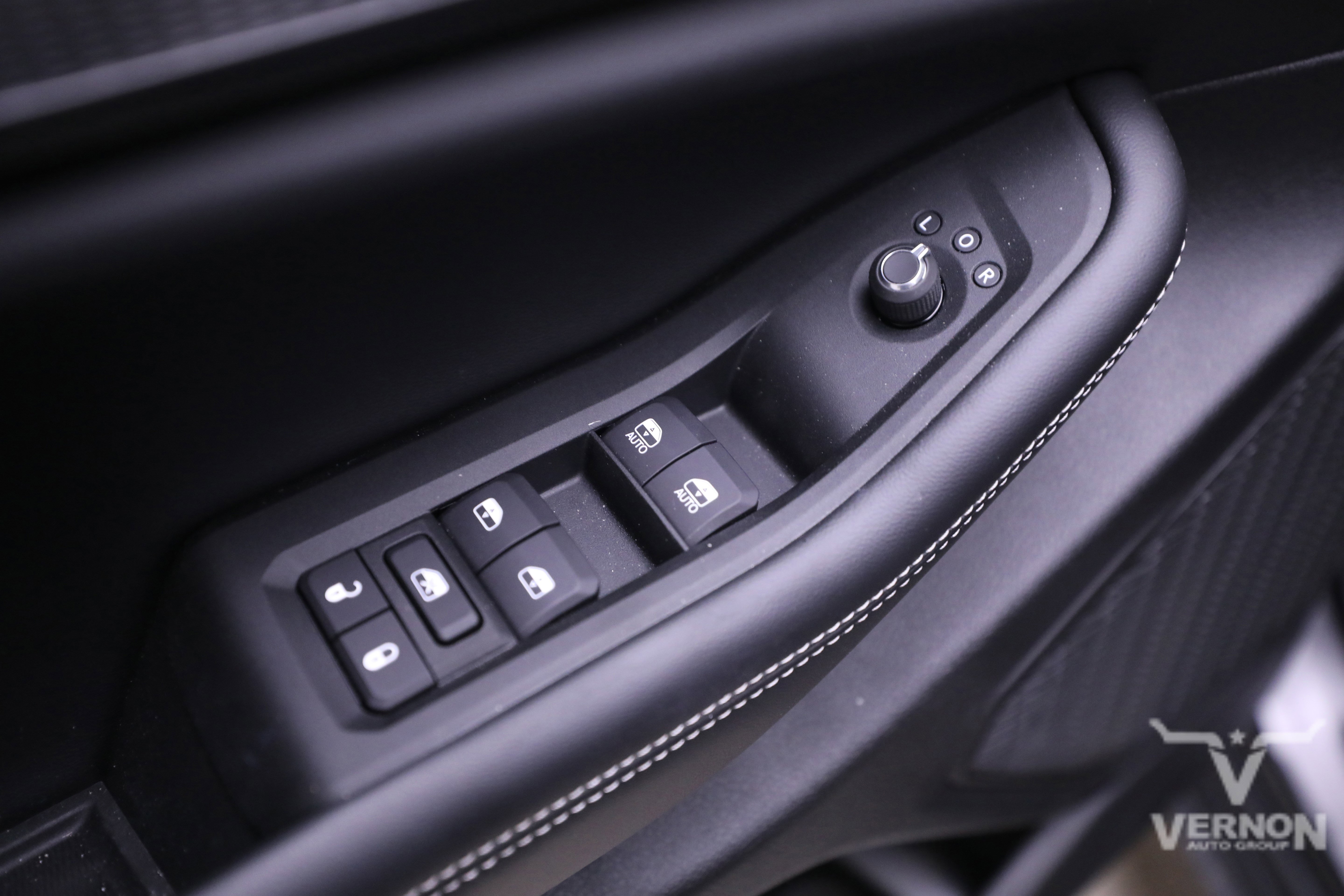 New 2025 Jeep Grand Cherokee Altitude image 18