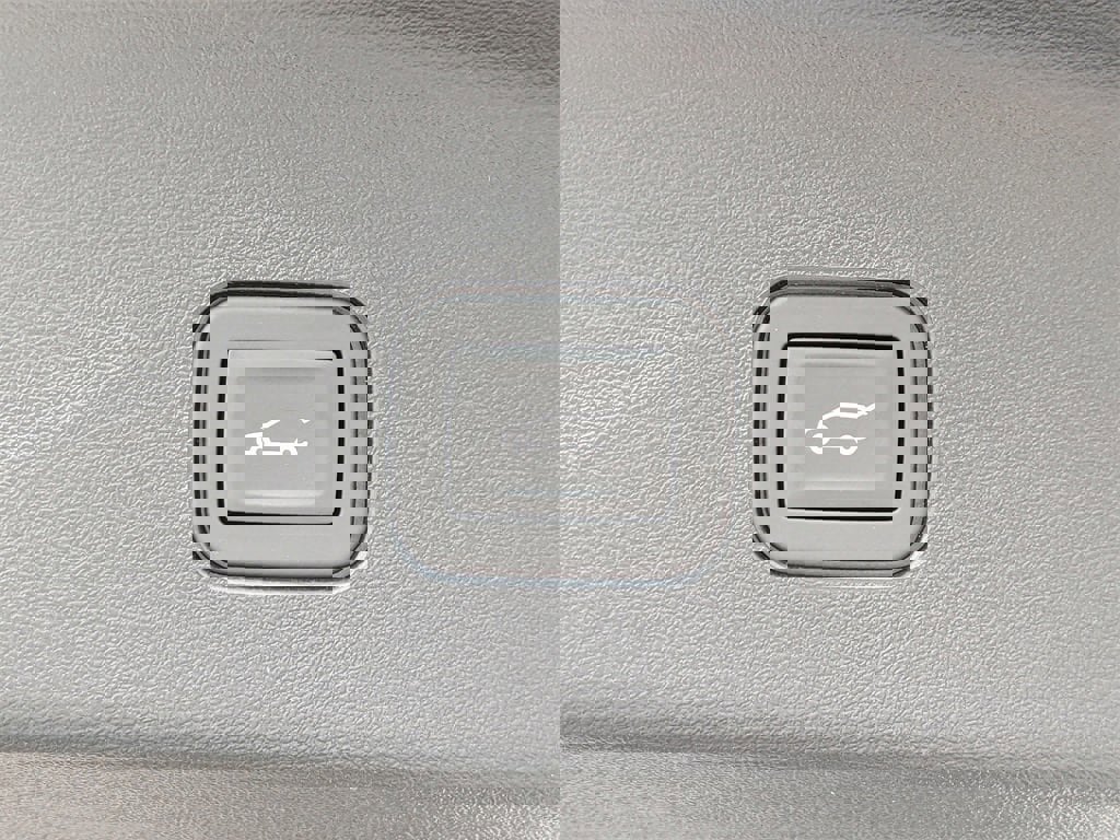 New 2026 Cadillac Vistiq Luxury w/ LPO, Floor Liner Package image 16