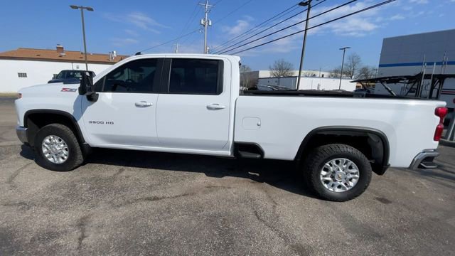 Used 2024 Chevrolet Silverado 3500 LT w/ Safety Package image 7