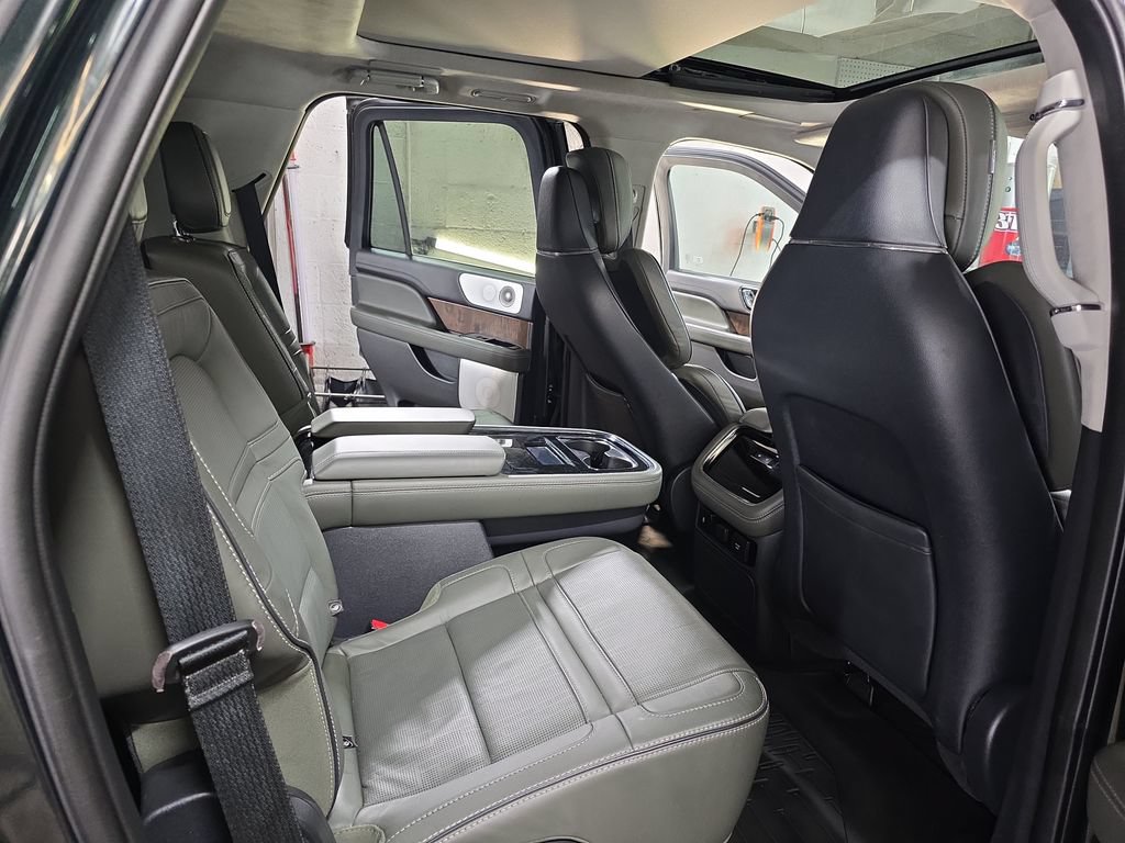 Used 2022 Lincoln Navigator Black Label AWD/4WD image 11