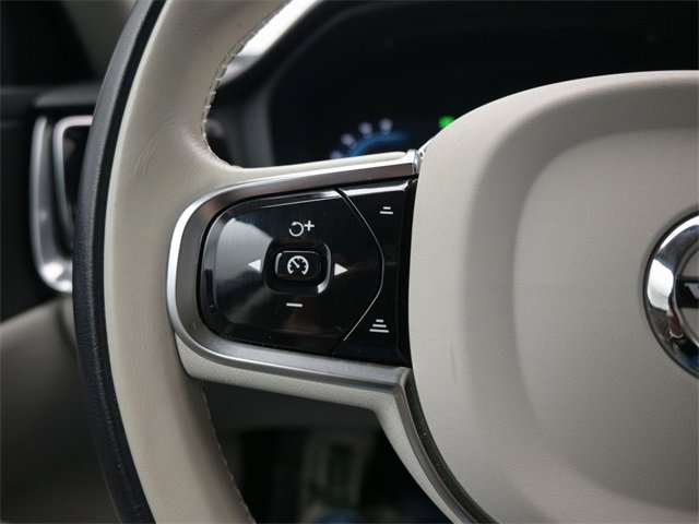 Used 2024 Volvo V60 B5 Cross Country Plus image 25