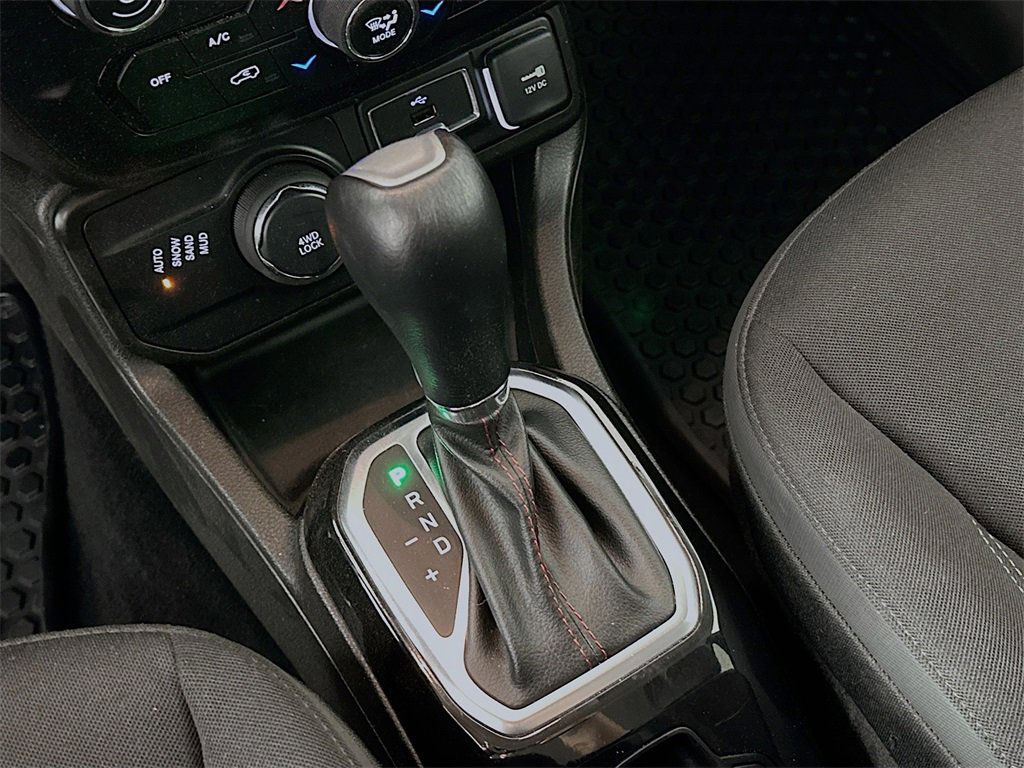 Used 2022 Jeep Renegade Latitude w/ Convenience Group image 21