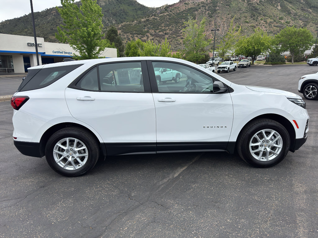 Used 2023 Chevrolet Equinox LS AWD/4WD image 8
