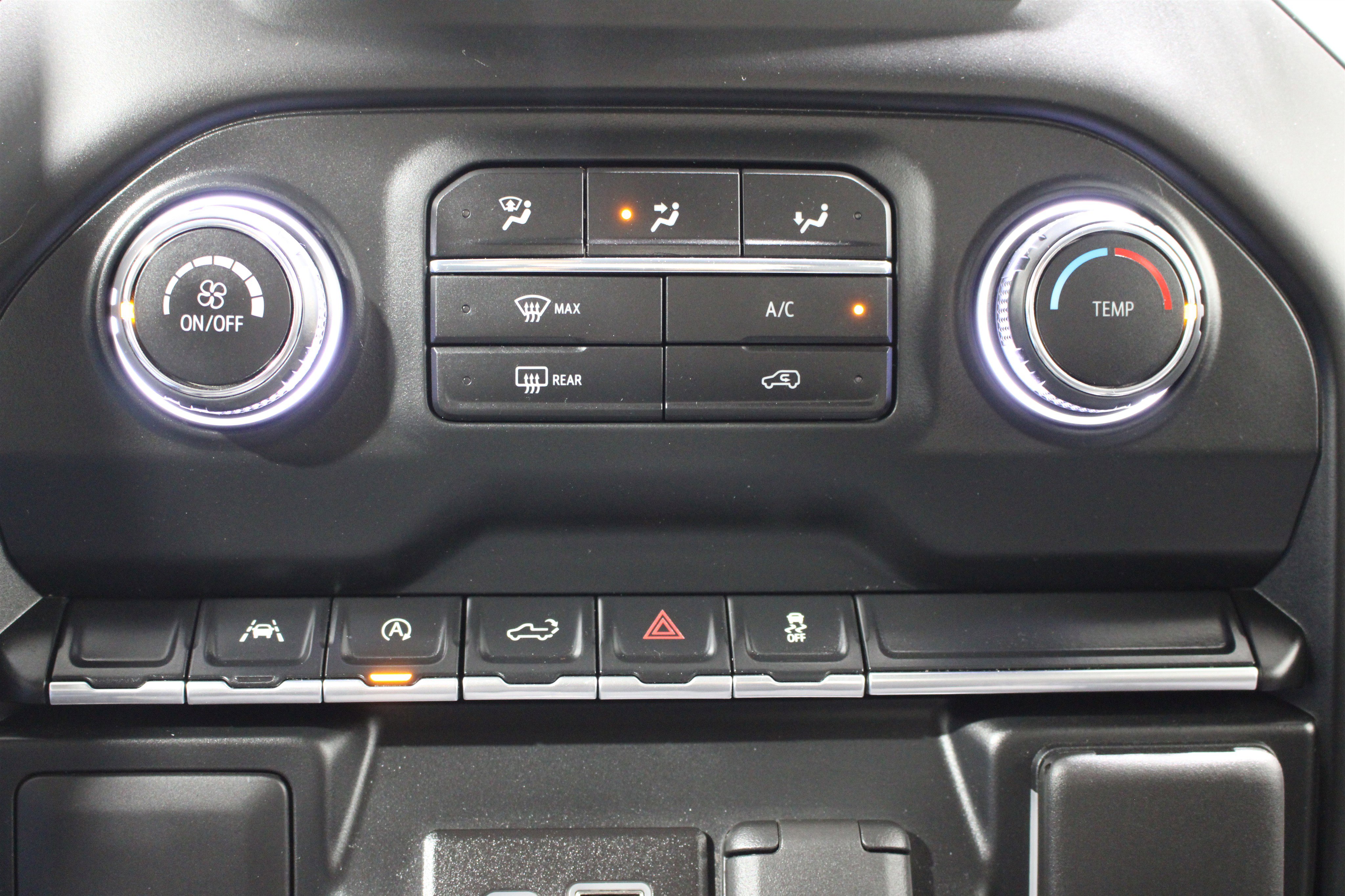 Used 2022 Chevrolet Silverado 1500 Custom w/ LPO, Dark Essentials Package AWD/4WD image 15