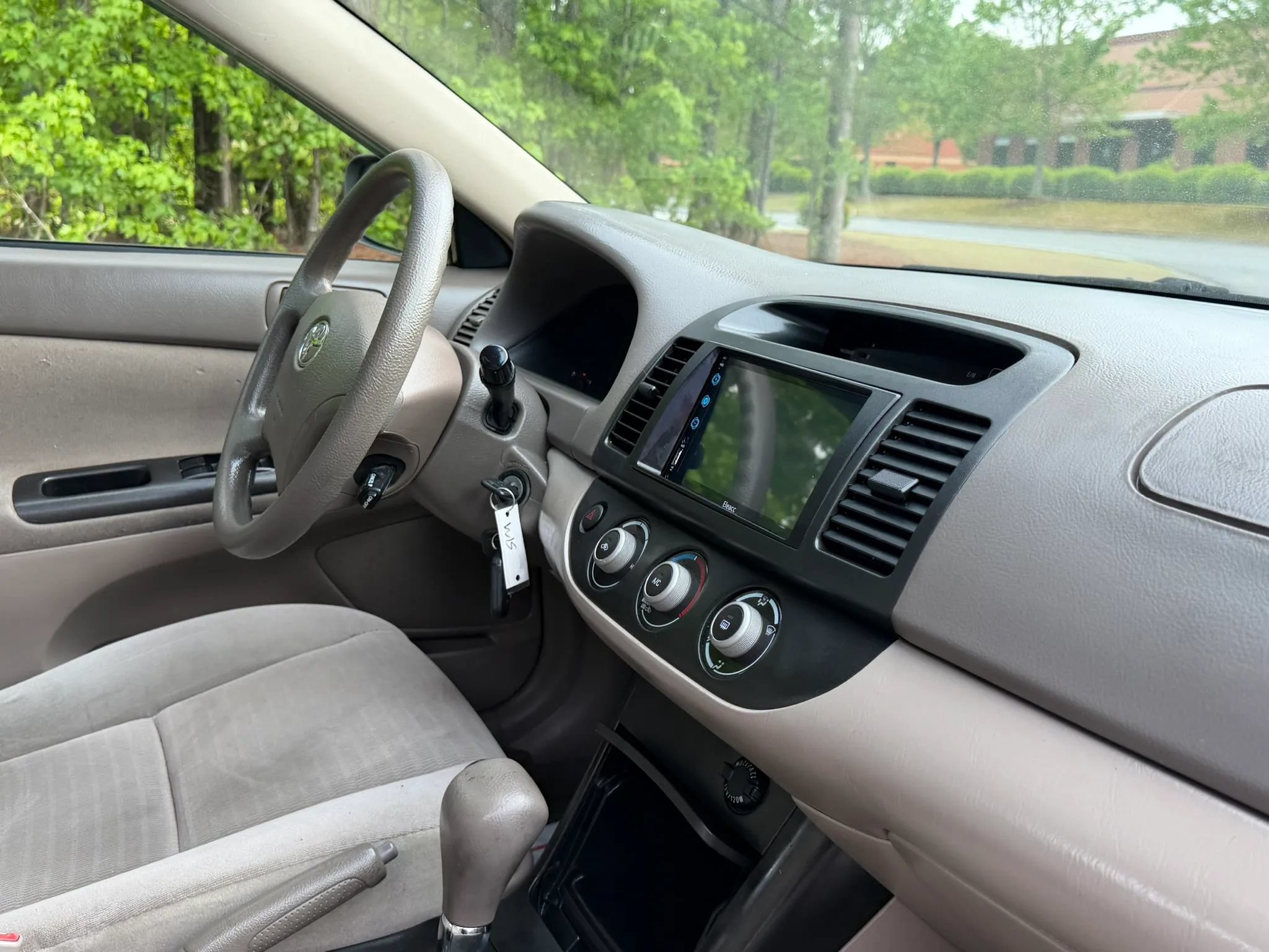 Used 2006 Toyota Camry LE FWD image 25