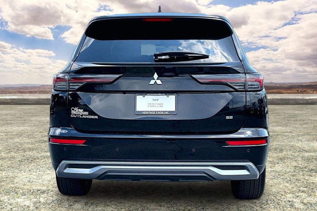 Used 2025 Mitsubishi Outlander SE FWD image 6