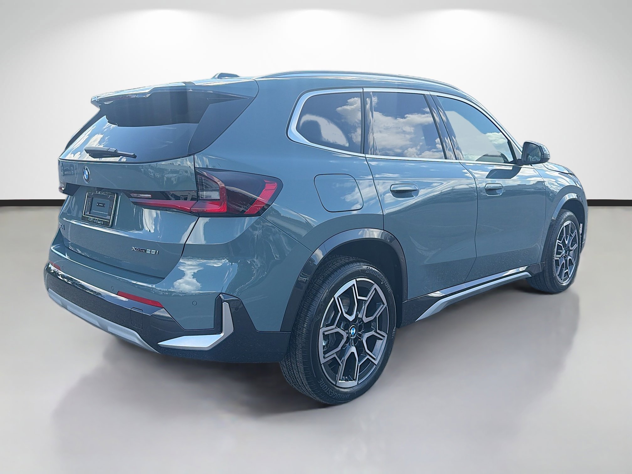 New 2026 BMW X1 xDrive28i w/ Convenience Package image 3