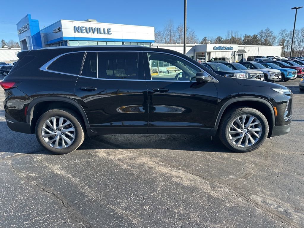 Used 2025 Buick Enclave Preferred image 2