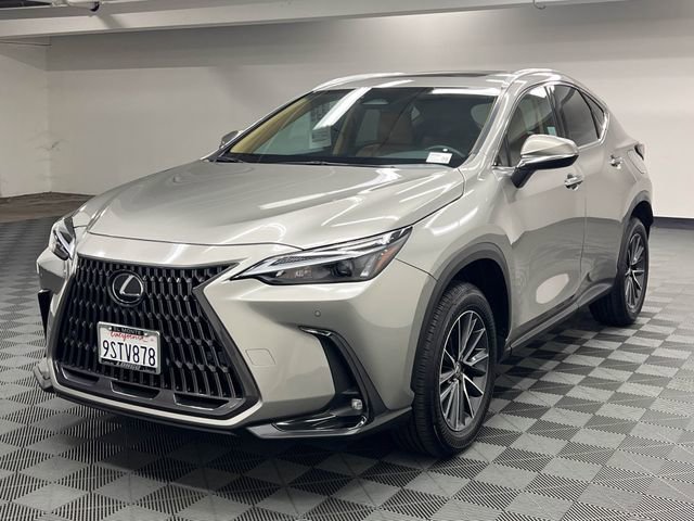 Used 2025 Lexus NX 250 FWD image 2