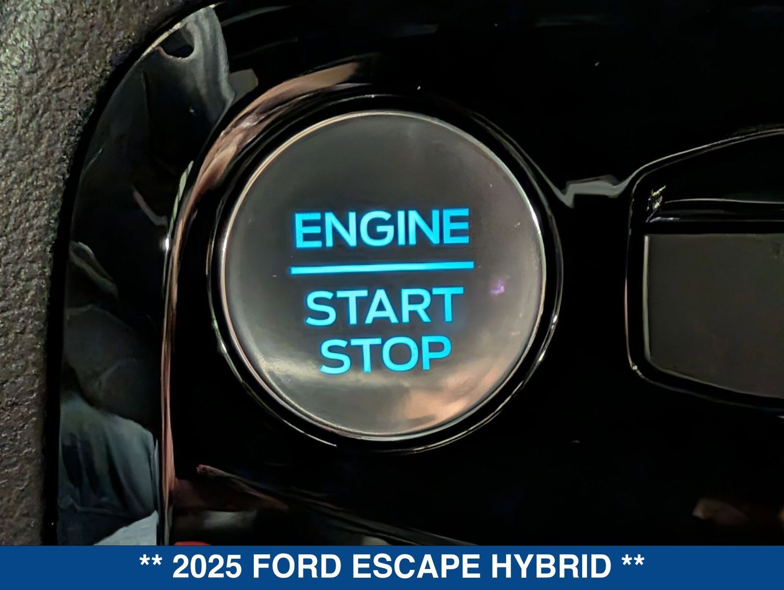 Certified 2025 Ford Escape ST-Line w/ Equipment Group 301A image 33