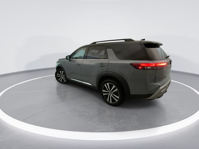Used 2024 Nissan Pathfinder Platinum w/ Cargo Package AWD/4WD image 6