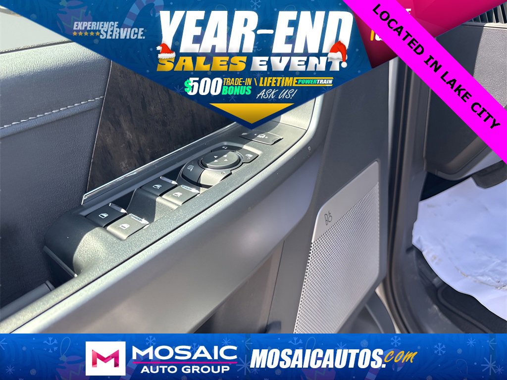 New 2025 Ford F350 Lariat w/ Lariat Ultimate Package image 23