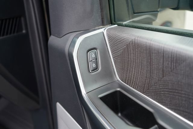 Used 2025 Ford F250 Platinum AWD/4WD image 61