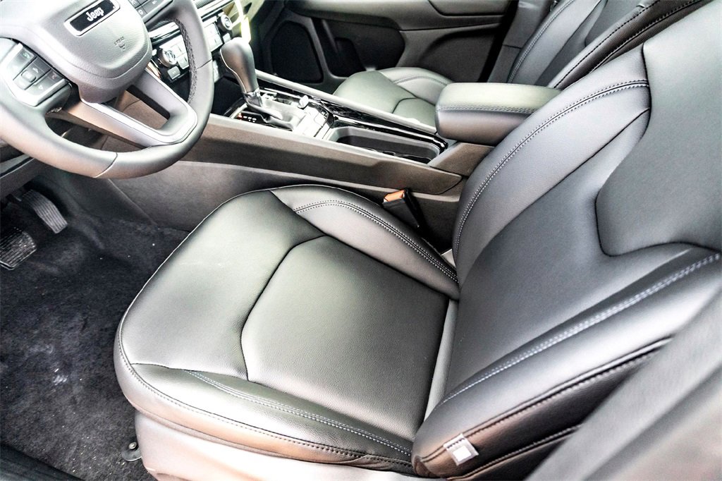 New 2026 Jeep Compass Limited image 10