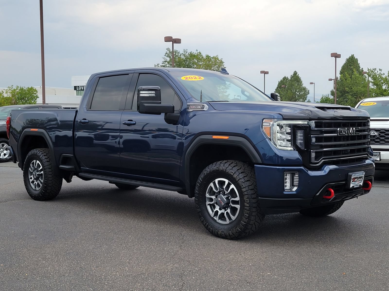 Used 2022 GMC Sierra 2500 AT4 w/ AT4 Preferred Package AWD/4WD image 1