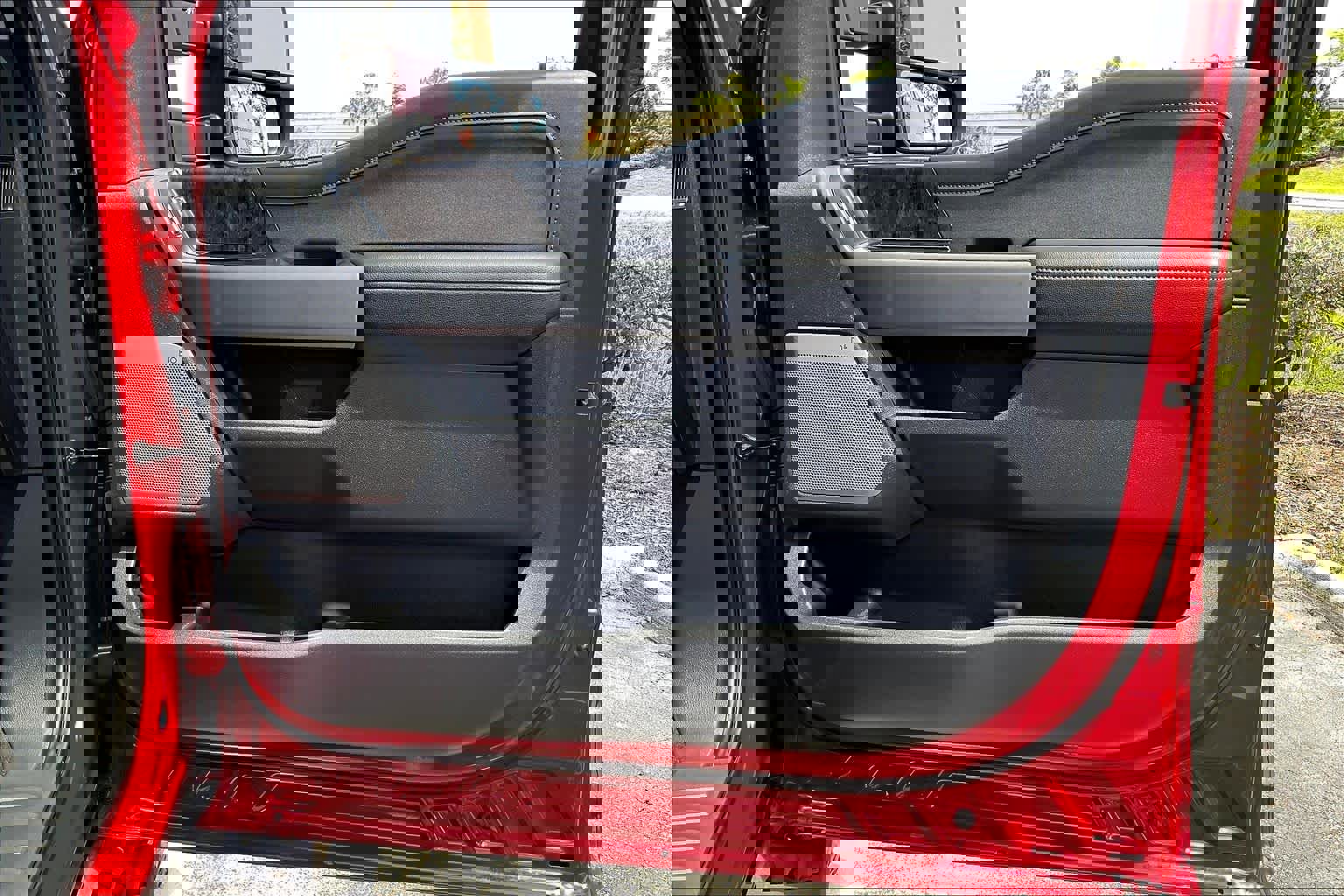 Used 2024 Ford F250 Lariat w/ Tremor Off-Road Package image 23