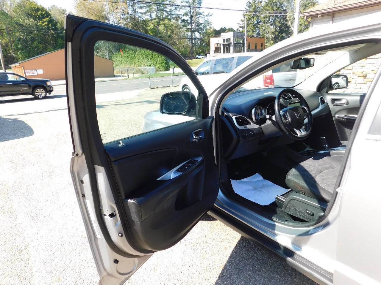 Used 2017 Dodge Journey SXT w/ Safe & Sound Group image 11