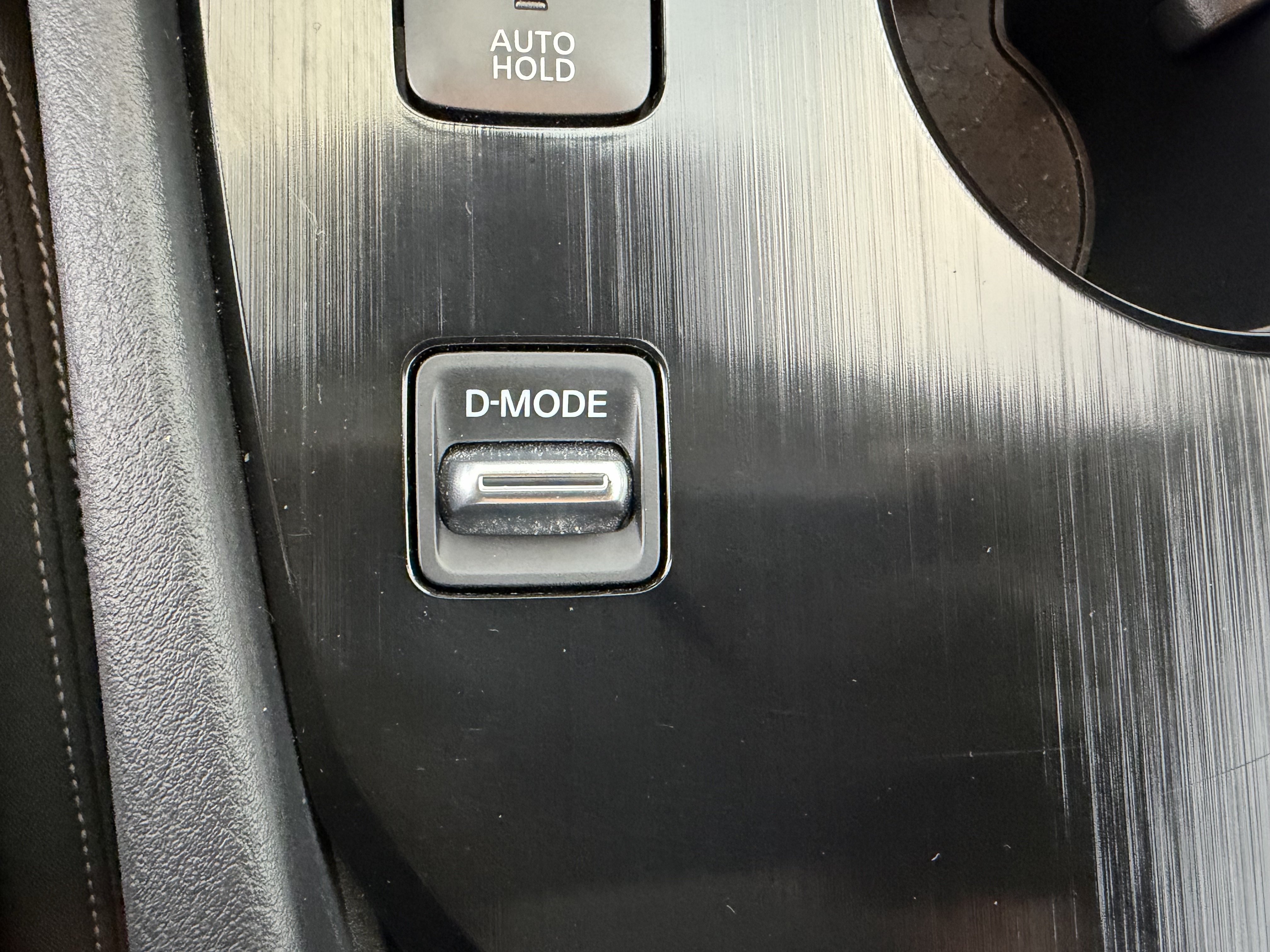 Used 2024 Nissan Rogue SV FWD image 25