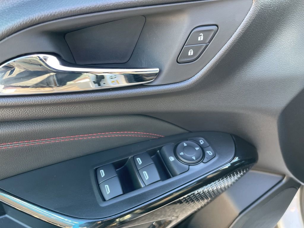 New 2026 Chevrolet Trax RS w/ Sunroof Package image 6