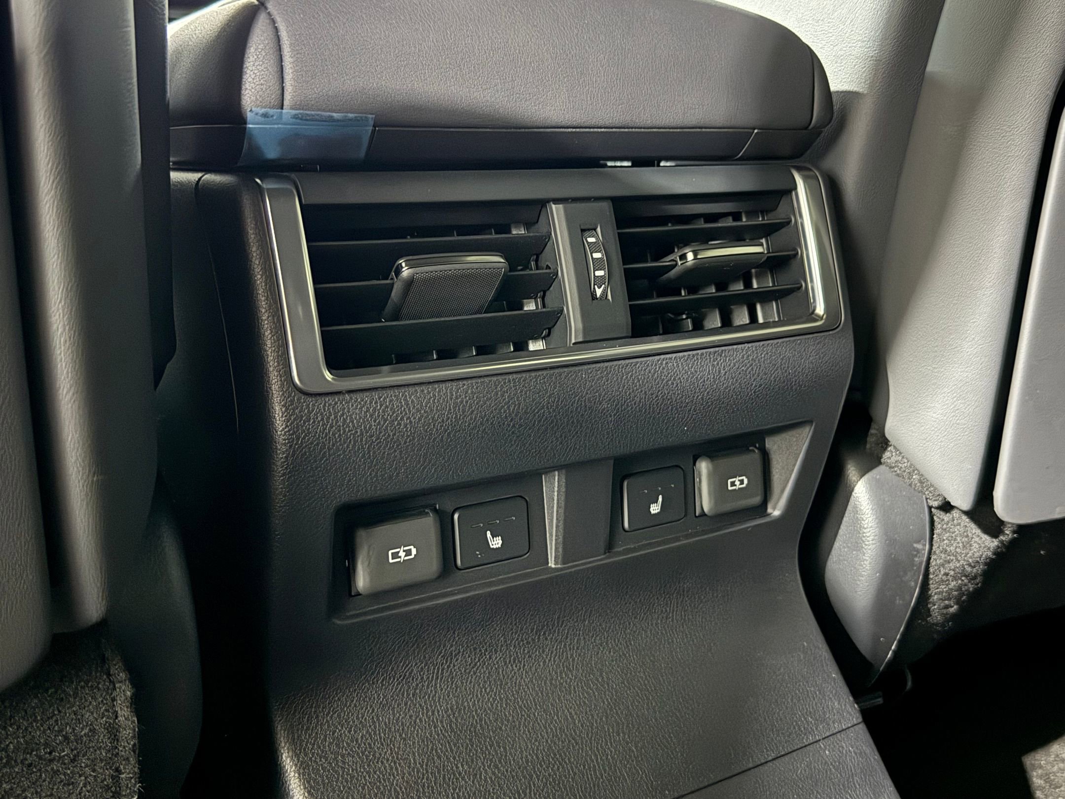 Used 2024 Lexus GX 550 image 40