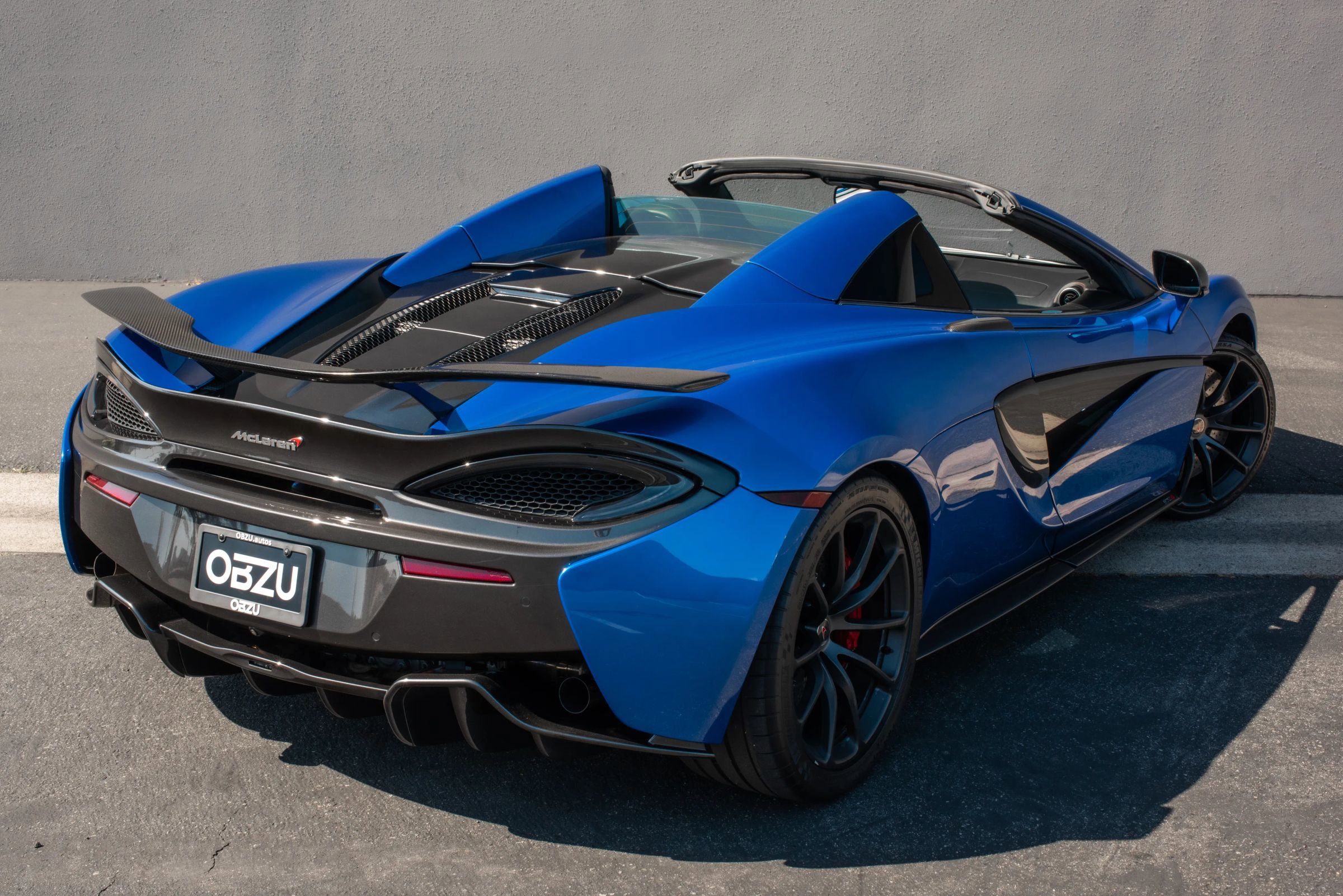 Used 2018 McLaren 570S Spider RWD image 37