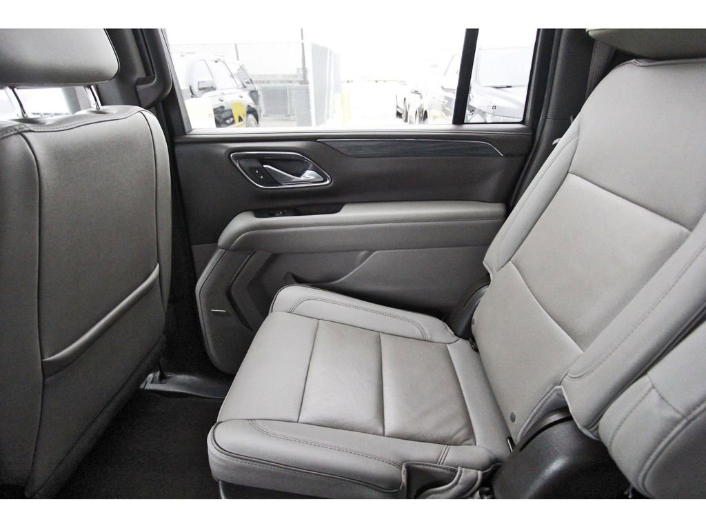 Used 2023 GMC Yukon XL SLT image 12