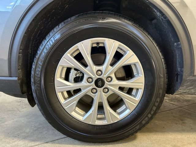Used 2025 Ford Escape Active AWD/4WD image 10
