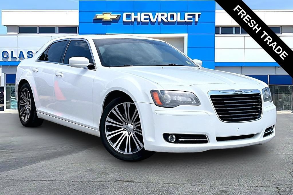 Used 2013 Chrysler 300 S RWD image 1