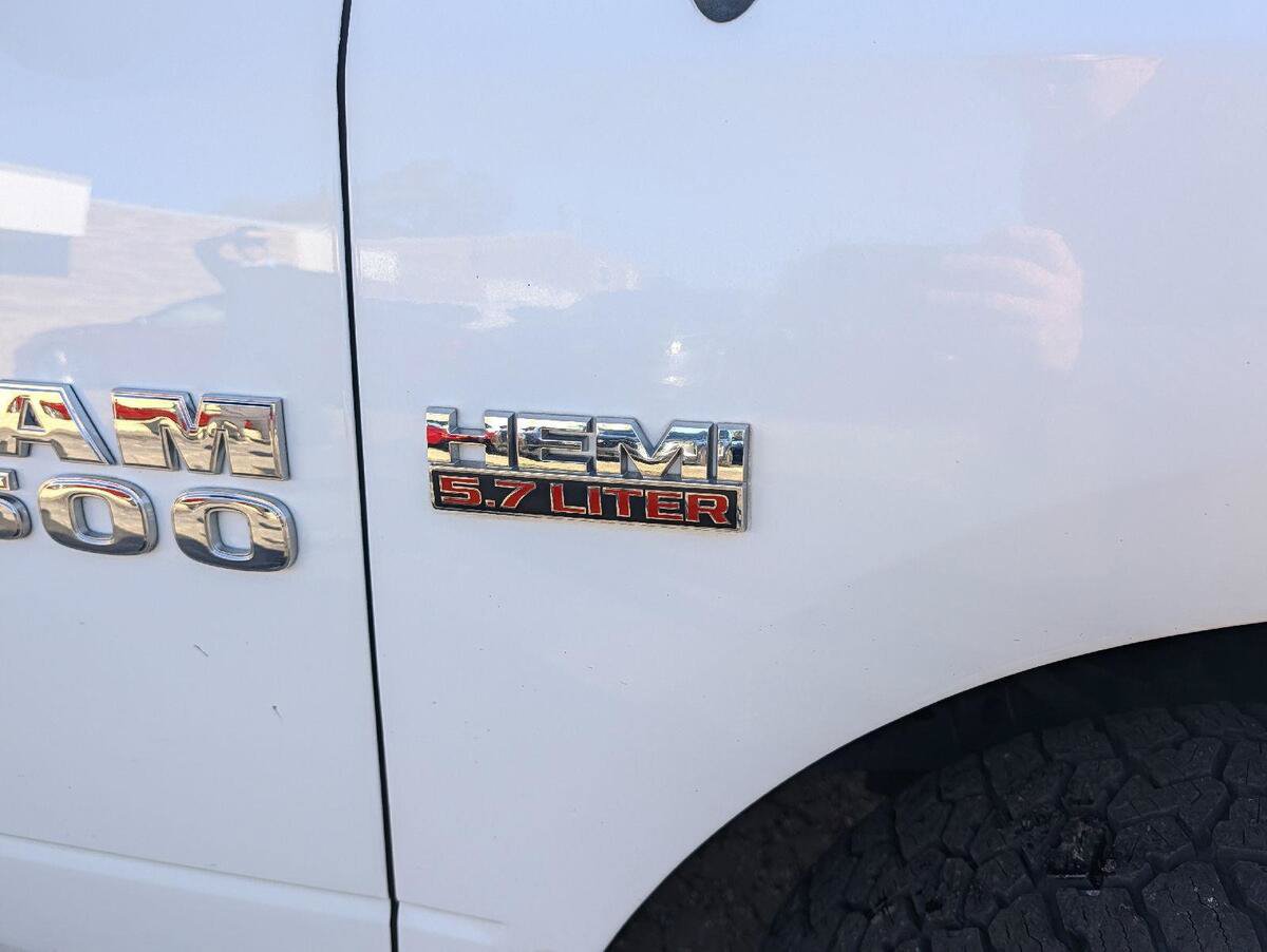 Used 2017 RAM 1500 Tradesman w/ Chrome Appearance Group RWD image 17