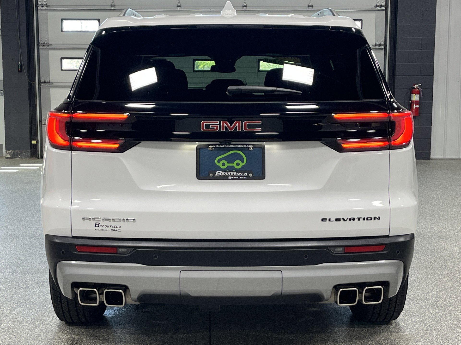 Certified 2025 GMC Acadia Elevation FWD image 4