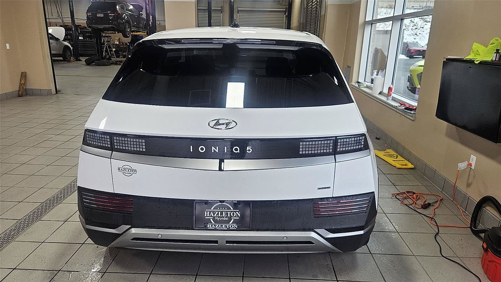 Used 2024 Hyundai Ioniq 5 SEL AWD/4WD image 6