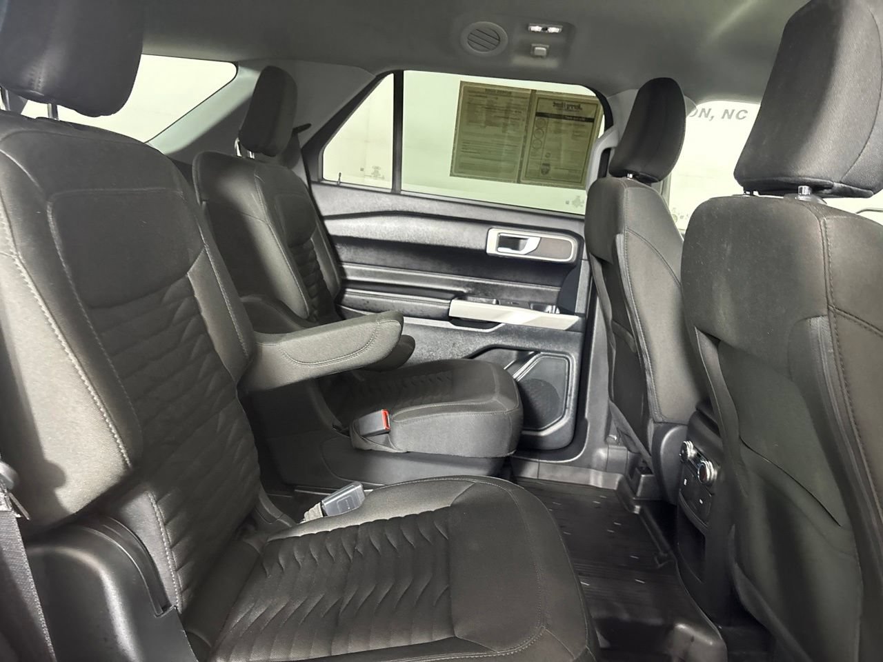 Used 2021 Ford Explorer XLT RWD image 26