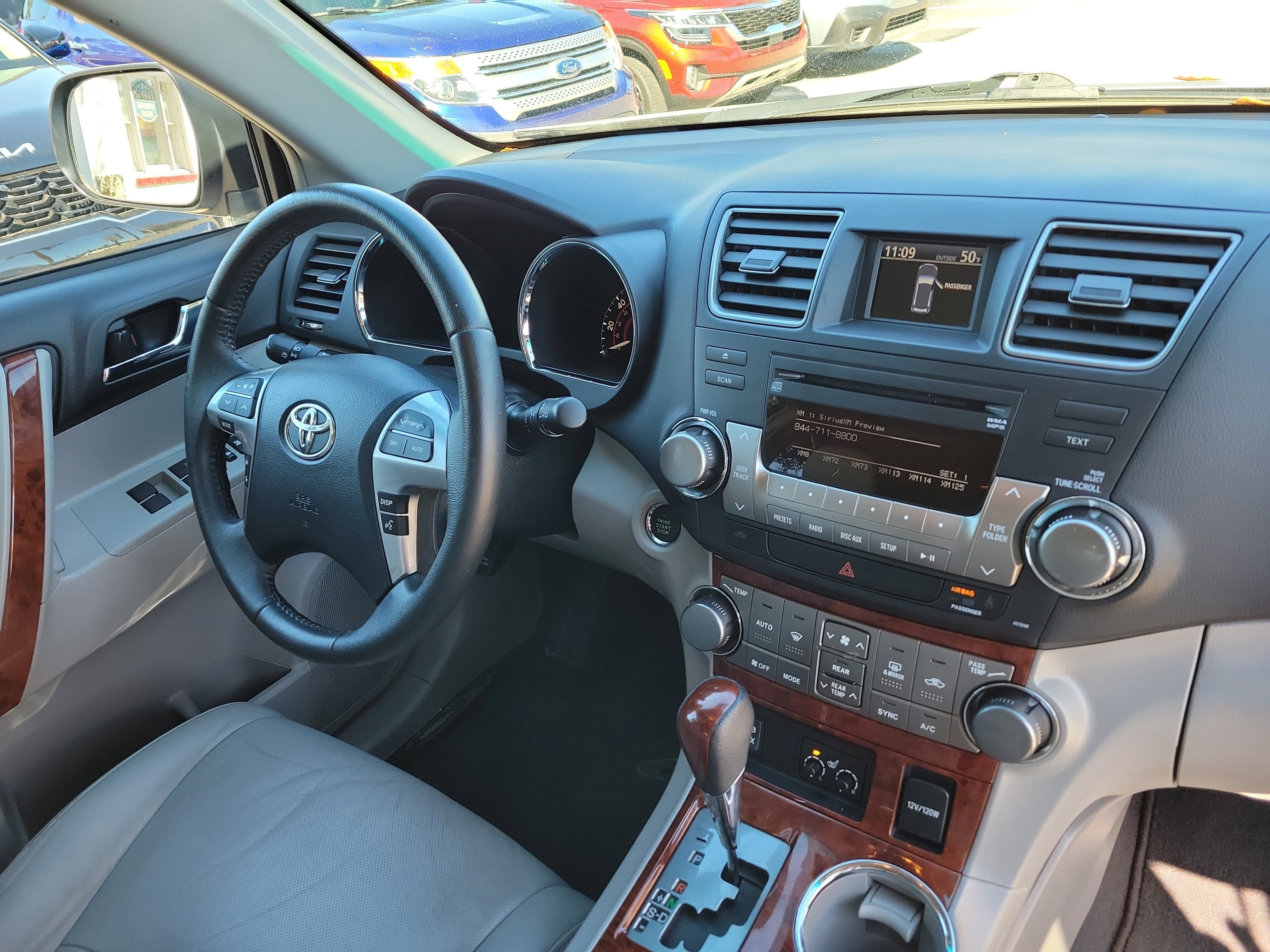 Used 2011 Toyota Highlander Limited image 8