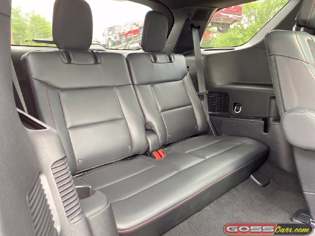 Used 2025 Ford Explorer ST w/ Sun And Sound Package AWD/4WD image 8