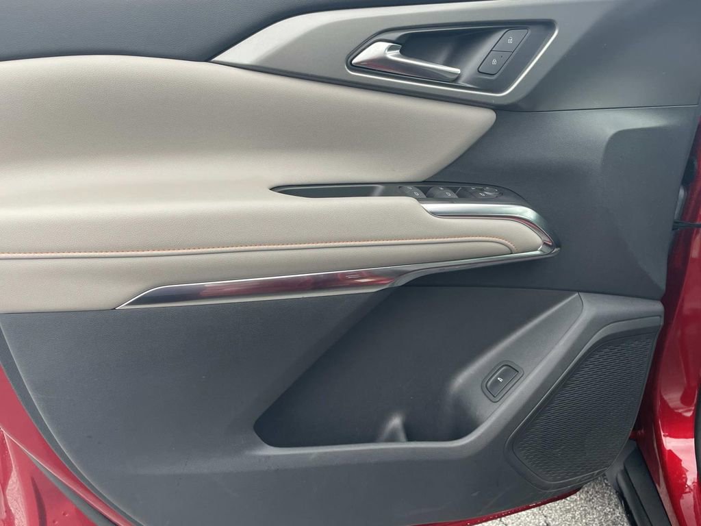 Used 2024 Chevrolet Traverse LT w/ Midnight/Sport Edition image 16