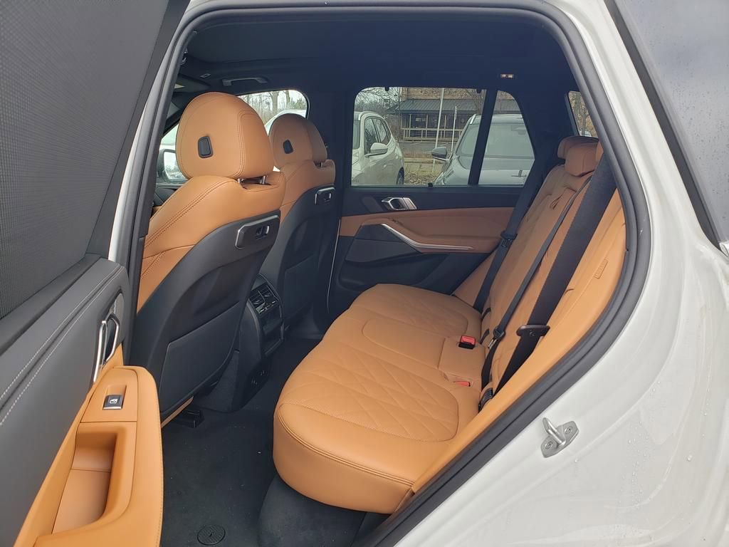 New 2026 BMW X5 xDrive50e image 7