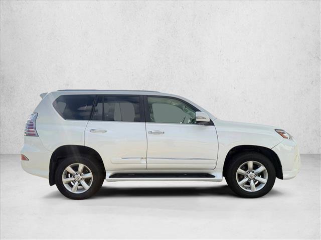 Used 2019 Lexus GX 460 w/ Preferred Accessory Package AWD/4WD image 4