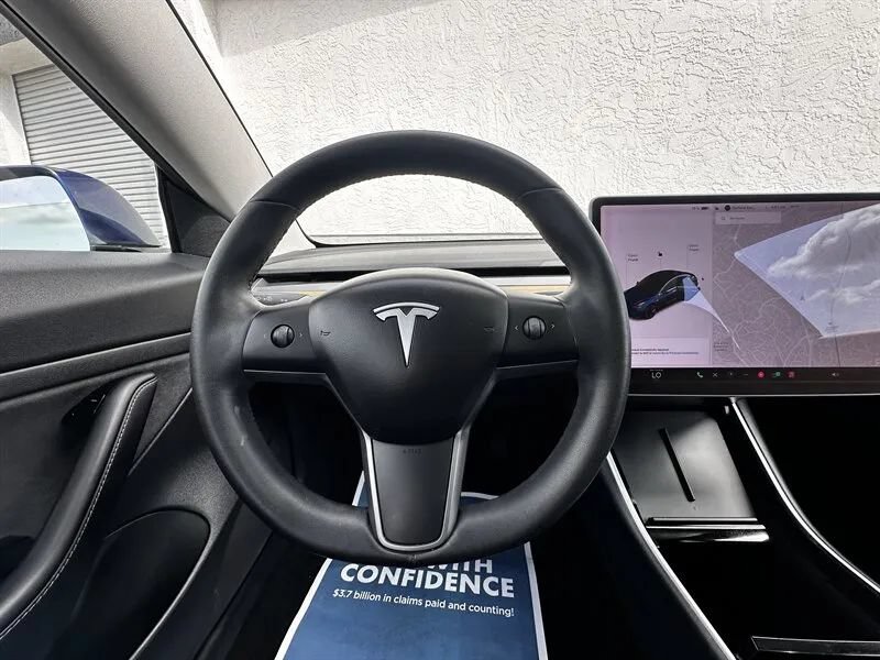 Used 2020 Tesla Model 3 Standard Range RWD image 27