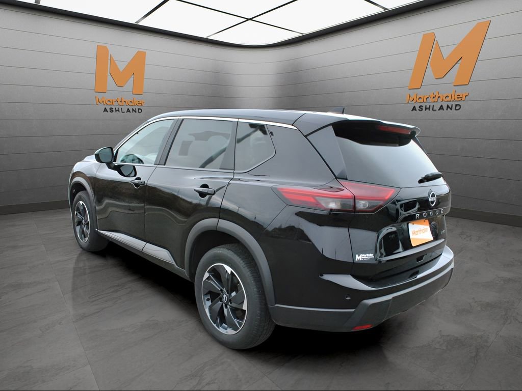 Used 2025 Nissan Rogue SV AWD/4WD image 2