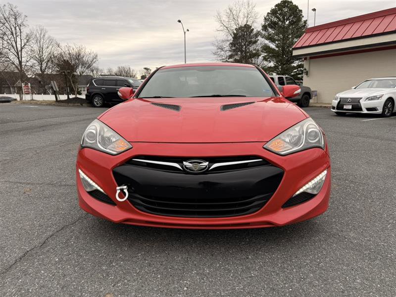 Used 2015 Hyundai Genesis 3.8 image 2