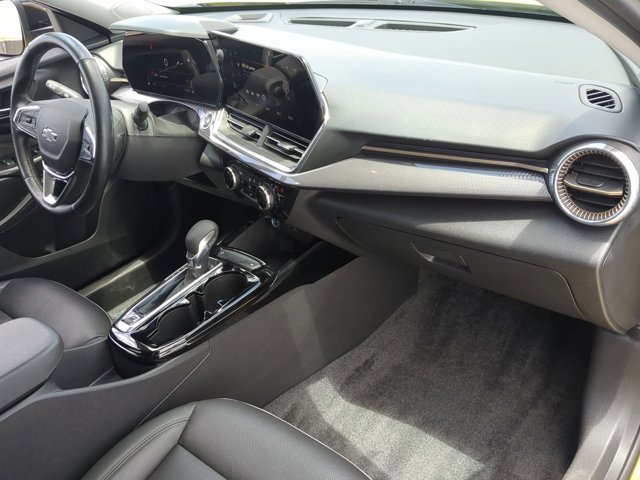 Used 2025 Chevrolet Trax ACTIV w/ Driver Confidence Package FWD image 28