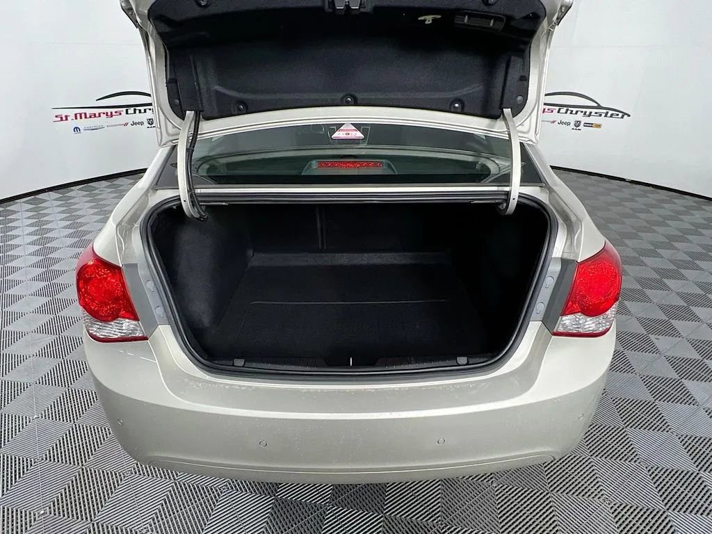 Used 2015 Chevrolet Cruze Eco w/ Enhanced Safety Package image 24