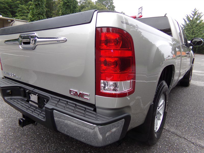 Used 2008 GMC Sierra 1500 SLE w/ Power Pack Plus RWD image 9