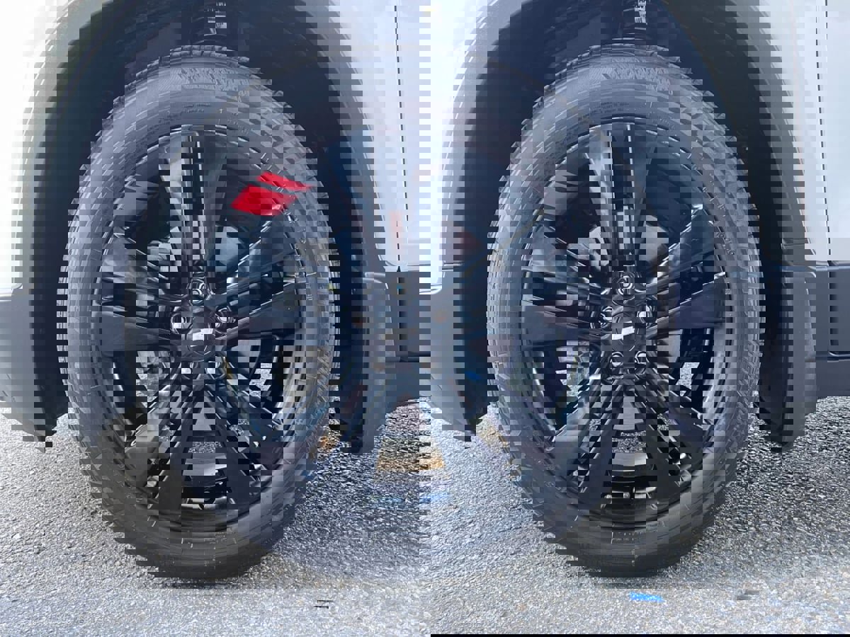 Used 2020 Chevrolet Trax LT w/ Sun & Sound Package image 33