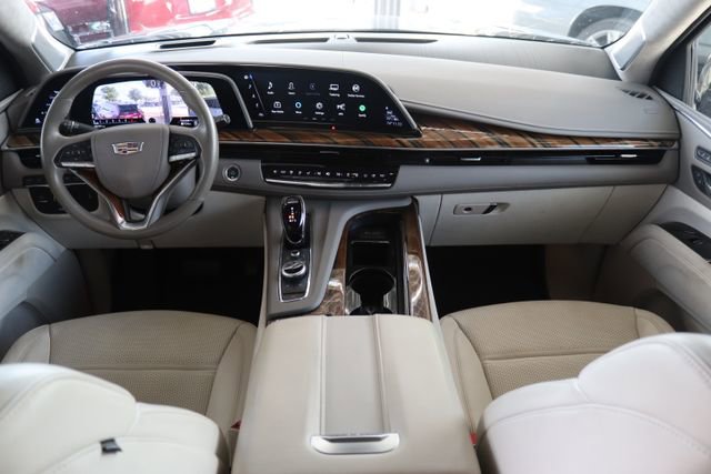 Certified 2023 Cadillac Escalade ESV Premium Luxury Platinum image 28