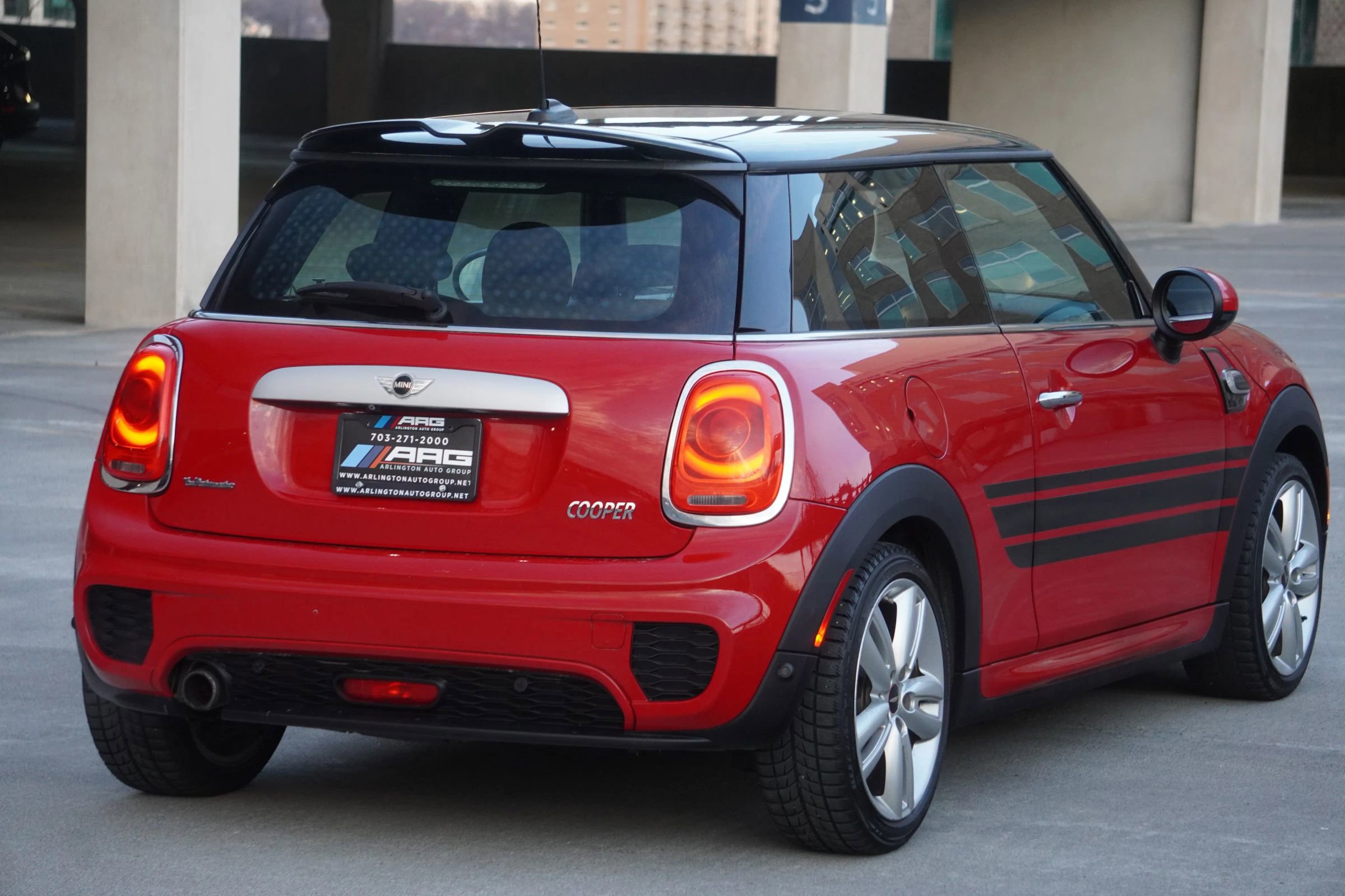 Used 2015 MINI Cooper 2-Door Hardtop image 16