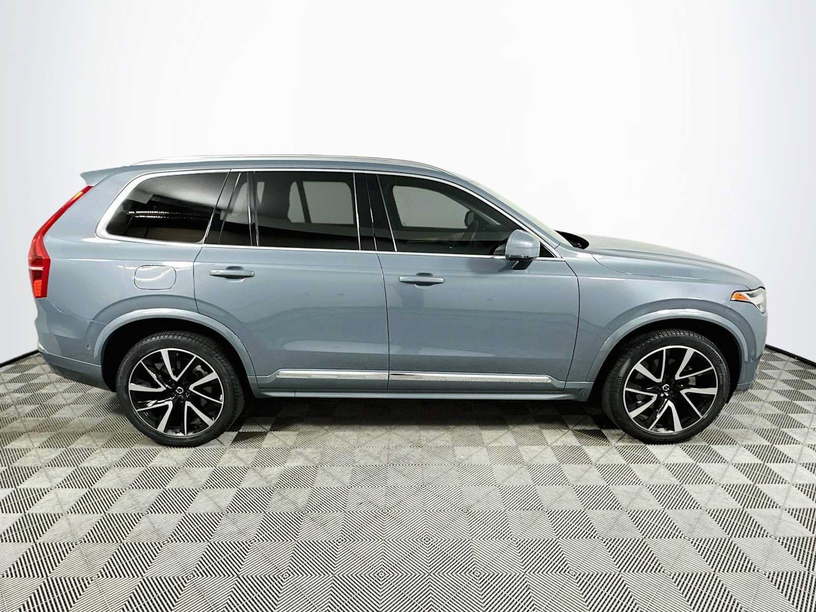 Used 2023 Volvo XC90 B5 Plus w/ Protection Package Premier AWD/4WD image 8