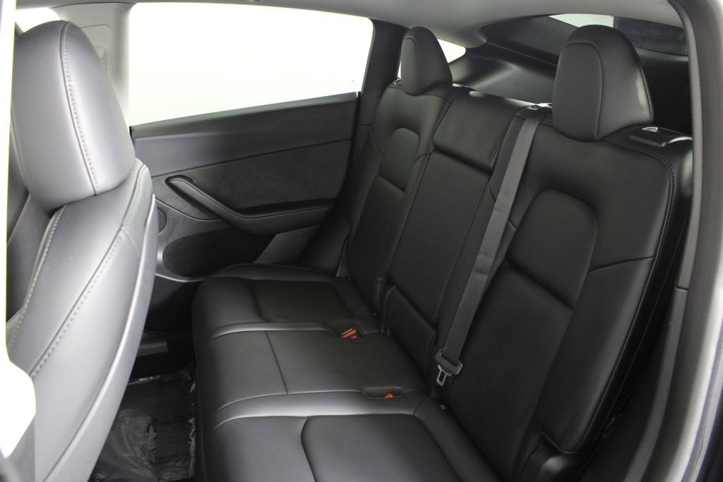 Used 2024 Tesla Model Y Long Range image 21