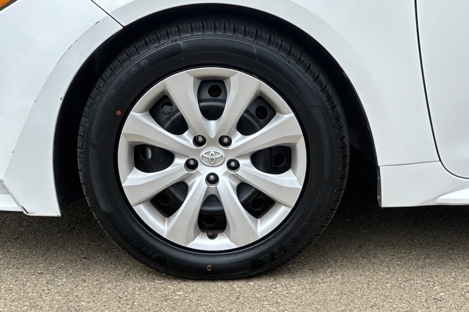 Used 2024 Toyota Corolla LE FWD image 43